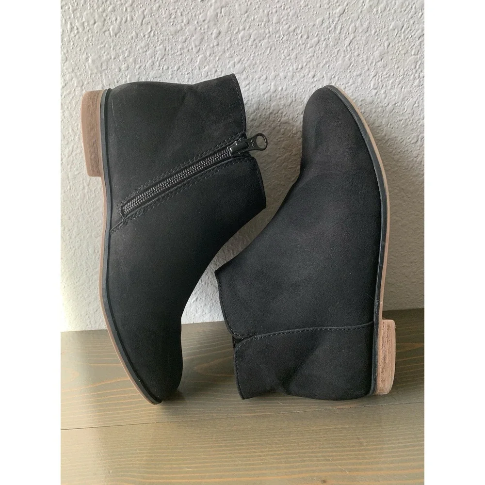 Cat Jack Kids Black Suede Ankle Boots Size 4  Zipper Side Flat Sole